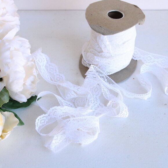 Vintage Lace Trim, White 7/8" Wide, 3 Yards - Picture 8 of 10
